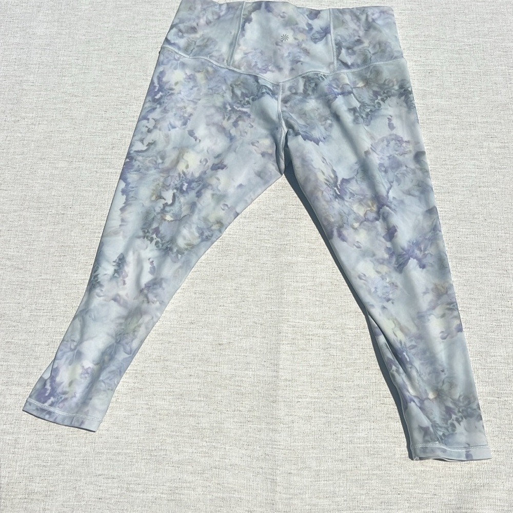 Women’s Athleta‎ Purple and Blue Tie-Dye Leggings - Picture 6 of 8